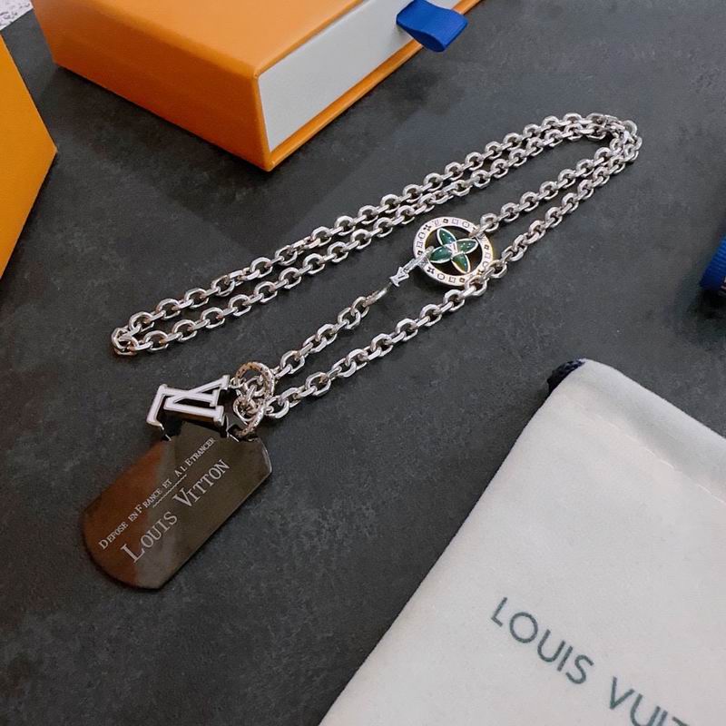 LV Necklace 02lyr48